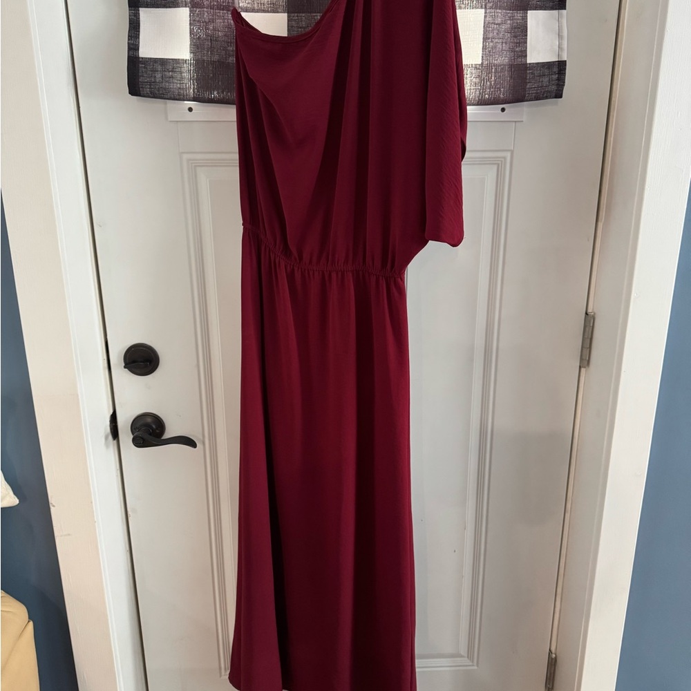 Elegant Burgundy One-Shoulder Dress